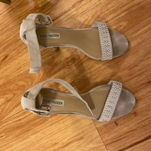 Steve Madden taupe heels